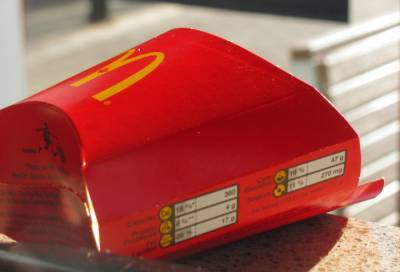 Петербурженка попробовала засудить McDonald's из-за запахов в квартире