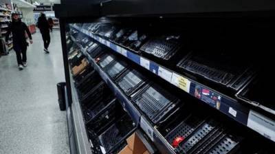 В Великобритании паника – в супермаркетах смели продукты: фото