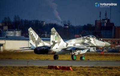 Украинским военным передали отремонтированный истребитель МиГ-29