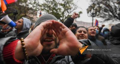 Дошло до палаток на главной площади: как прошел митинг оппозиции в Ереване — фото