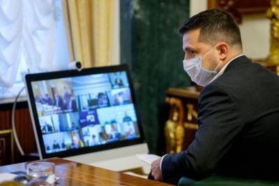 Зеленский заявил, что Макрон поможет Украине ускорить процесс получения вакцины от COVID-19