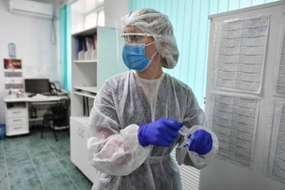 Эпидемиолог оценил заразность нового штамма коронавируса