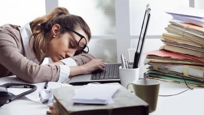 Названы способы справиться с сонливостью во время рабочего дня