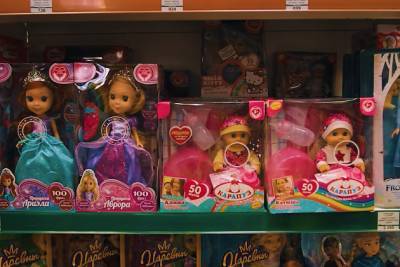 Куклы, конструкторы, настольные игры и другие подарки детям прибыли в ТД «Петровский»