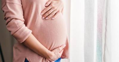 Женщина приняла беременность за камень в почках и внезапно родила