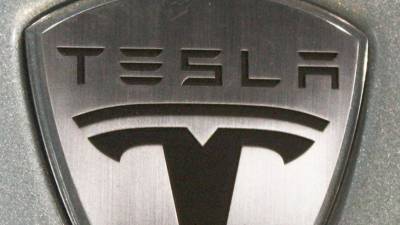 Илон Маск признался, что предлагал Apple купить Tesla