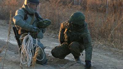 Российские инженерные подразделения разминируют окраины Степанакерта