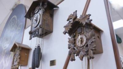 Новогоднее чудо: Часы в музее в Иркутской области «ожили» после землетрясения