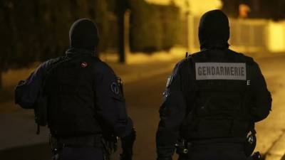 Ревнивый француз поджег свой дом и застрелил трех жандармов