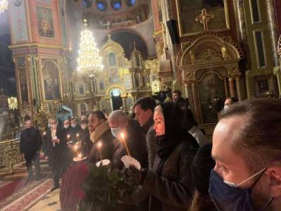В Благовещенском соборе Харькова началось отпевание Кернеса (ФОТО, ВИДЕО)