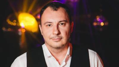 Звезда «Дизель шоу» Дмитрий Танкович раскрыл секрет фирменного салата на Новый год: «Приятного аппетита!»