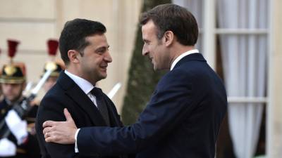 Зеленский провел переговоры по Донбассу с президентом Франции