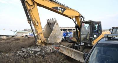 Мэрия продолжает демонтаж незаконно строящихся домов в Тбилиси
