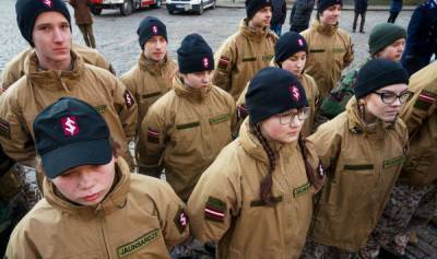 Пусть дети сражаются: на что идет Латвия, чтобы уберечься от "врага"