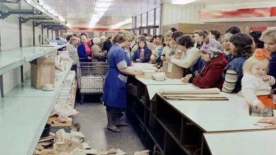 Назад в СССР: Прибалтика возвращается к советскому дефициту продуктов