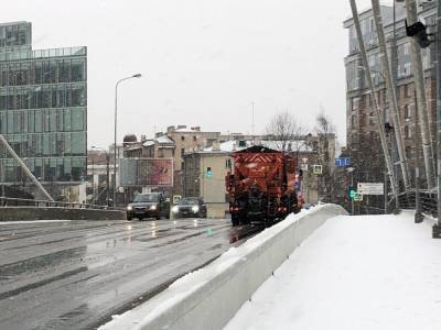 Снежную и морозную погоду спрогнозировали в Петербурге