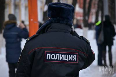 В Кемерове полиция раскрыла кражи телефонов на одной из остановок в Центральном районе