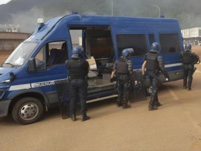 Во Франции застрелили трех полицейских, еще одного ранили