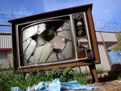 «Первый» — не стратегический: государство сокращает участие в телеканале