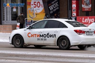 Устроили показуху на всю страну: в Волгограде такси не возят бесплатно врачей, как обещали