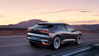 Jaguar рассекретил цену на новый кроссовер для российского авторынка