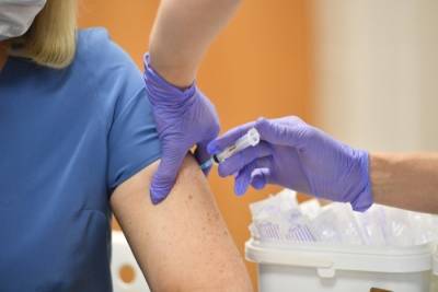 Более 700 жителей Тульской области прошли вакцинацию от COVID-19