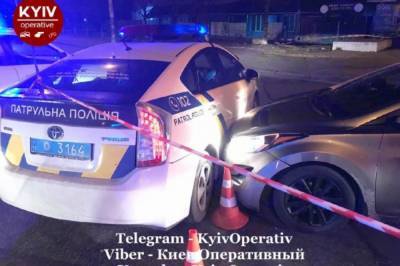В Киеве полицейские со стрельбой задержали водителя-беглеца, у него прострелена голова
