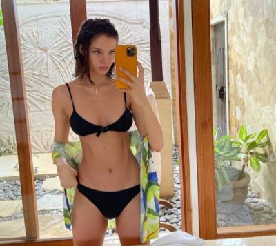 Модель Алеся Кафельникова поделилась фото в бикини с отдыха на острове Бали
