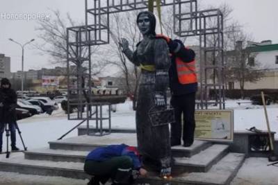 Жители Нововоронежа загрустили после сноса памятника «Алёнке»
