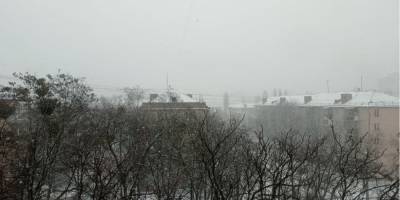 Киев засыпает снегом: на дорогах образовались огромные пробки