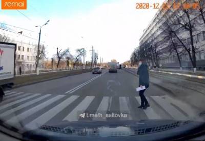 В Харькове водитель “доставал соринку из глаза” и сбил женщину