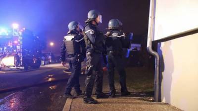 Во результате нападения во Франции убиты трое жандармов