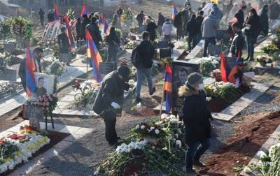Артак Бегларян - Во время эскалации в Карабахе погибли 60 мирных жителей - korrespondent.net - Азербайджан - Нагорный Карабах