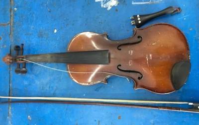 На Буковине у иностранца изъяли скрипку Stradivarius