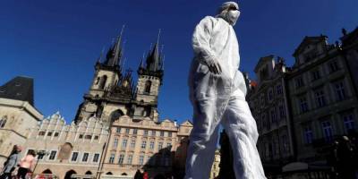Чехия закрывает все магазины и вводит новые ограничения из-за резкого роста числа заболевших