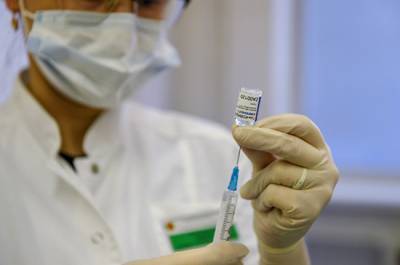 Минздрав разрешил поменять формат испытаний российской вакцины