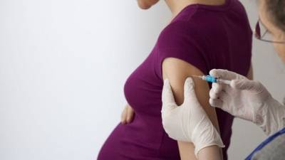 Новое о вакцинации: минздрав Израиля разрешил прививать беременных и кормящих