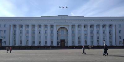 Ульяновский губернатор угрожает разогнать депутатов, потребовавших снизить зарплаты чиновникам