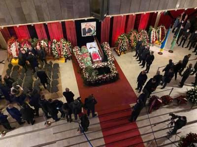 Похороны Кернеса: в сеть «слили» первые снимки могилы харьковского мэра