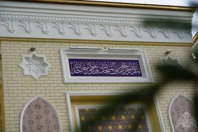 В соединении Росгвардии в Грозном открыт храмовый комплекс из мечети и церкви