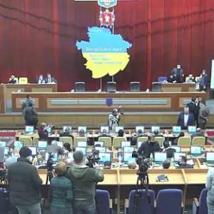 Продолжение следует: онлайн-репортаж первой сессии Запорожского областного совета. Видео