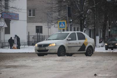 УГИБДД по Тверской области предупреждает водителей о снегопаде на дорогах региона