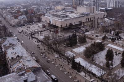 Прощание с Кернесом в Харькове: появились фото длинной очереди из сотен человек