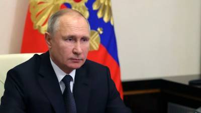 Путин призвал «инфраструктурно сшивать» территорию России