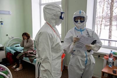 Врач назвал сроки третьего всплеска коронавируса в России