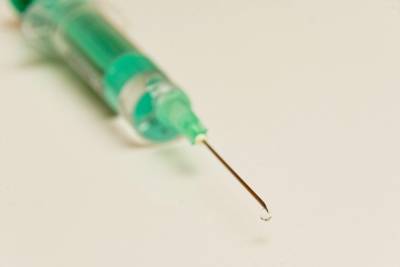 Минздрав завершил набор добровольцев для испытаний вакцины "Спутник V"