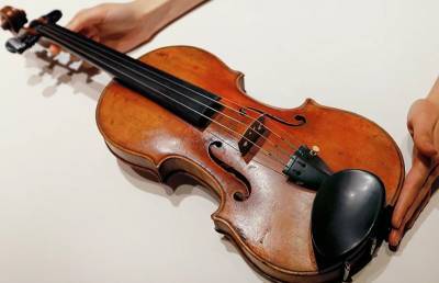 Мужчина пытался вывезти из Украины 333-летнюю скрипку Страдивари
