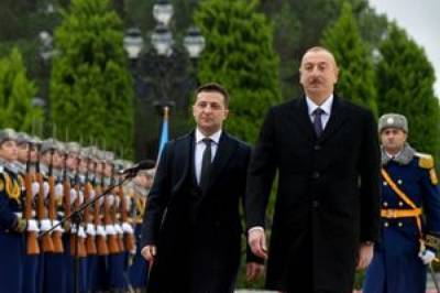 Зеленский попросил президента Азербайджана приехать в Украину