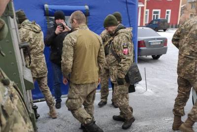 Попавшего в плен на Донбассе украинского бойца освободили