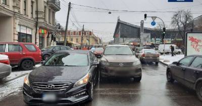 В Киеве из-за снегопада произошло более 150 ДТП, 2 человека пострадали